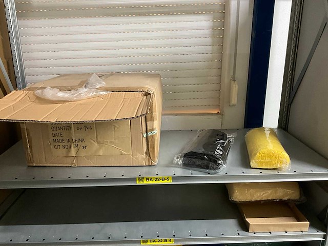 Partij nagellak en diversen - afbeelding 12 van  22