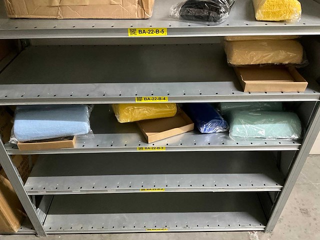 Partij nagellak en diversen - afbeelding 13 van  22