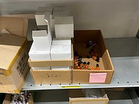 Partij nagellak en diversen - afbeelding 16 van  22