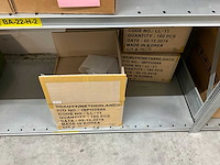 Partij nagellak en diversen - afbeelding 19 van  22