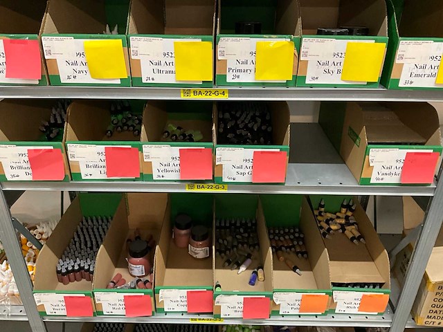 Partij nagellak en diversen - afbeelding 22 van  22