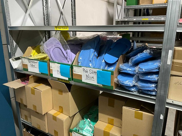 Partij nagelproducten - afbeelding 8 van  13