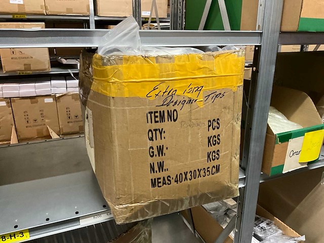 Partij nagelproducten - afbeelding 10 van  13