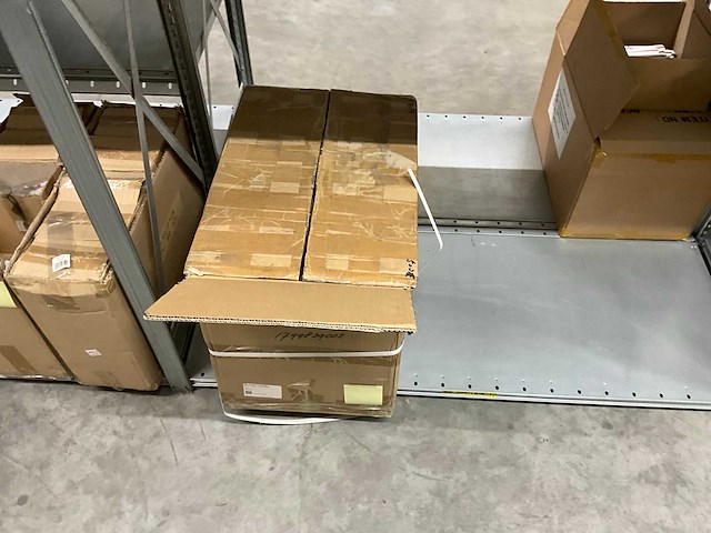 Partij nagelproducten - afbeelding 3 van  27