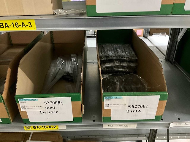 Partij nagelproducten - afbeelding 11 van  27