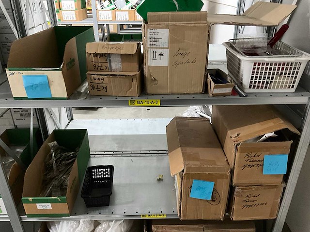 Partij nagelproducten - afbeelding 13 van  27