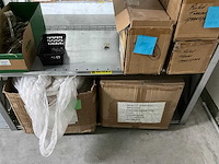 Partij nagelproducten - afbeelding 14 van  27