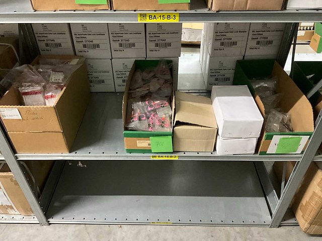 Partij nagelproducten - afbeelding 16 van  27