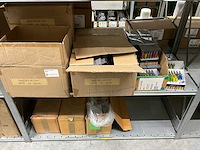 Partij nagelproducten - afbeelding 19 van  27