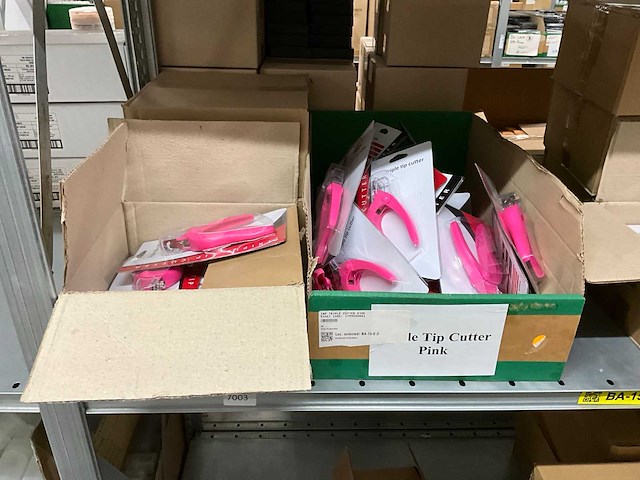 Partij nagelproducten - afbeelding 21 van  27