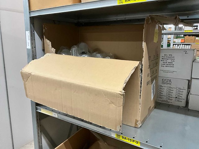 Partij nagelproducten - afbeelding 24 van  27