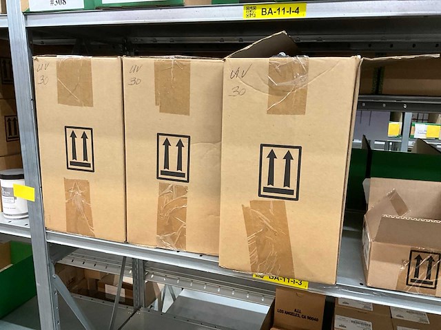 Partij nagelproducten - afbeelding 2 van  7