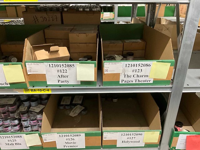 Partij nagelproducten - afbeelding 2 van  18