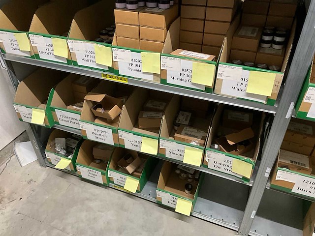 Partij nagelproducten - afbeelding 10 van  18