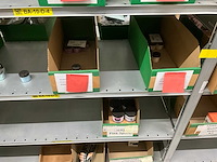 Partij nagelproducten - afbeelding 16 van  18