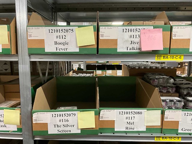 Partij nagelproducten - afbeelding 17 van  18