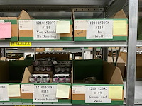 Partij nagelproducten - afbeelding 18 van  18