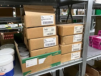 Partij nagelproducten - afbeelding 2 van  23