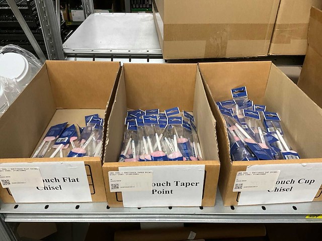 Partij nagelproducten - afbeelding 9 van  23