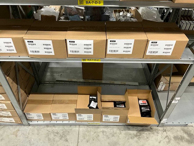 Partij nagelproducten - afbeelding 16 van  23