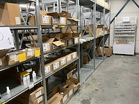 Partij nagelproducten - afbeelding 12 van  23