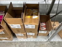 Partij nagelproducten - afbeelding 19 van  23