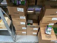 Partij nagelproducten - afbeelding 22 van  23