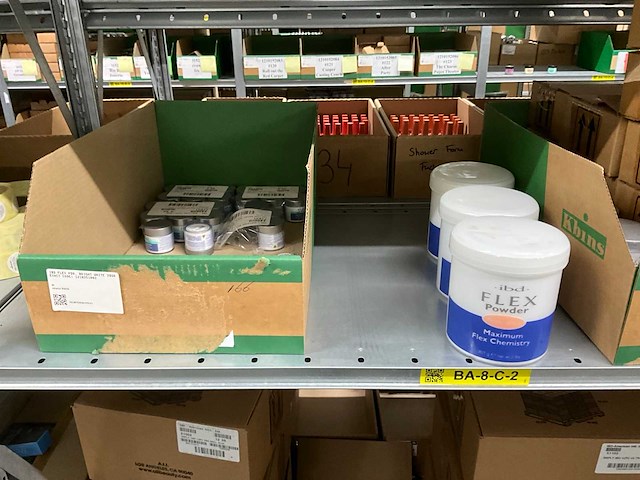 Partij nagelproducten - afbeelding 23 van  23