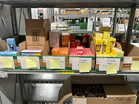 Partij nagelproducten - afbeelding 2 van  9