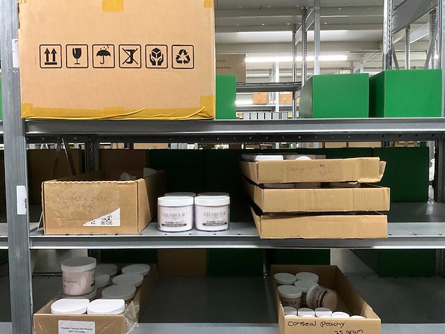 Partij nagelproducten - afbeelding 8 van  9