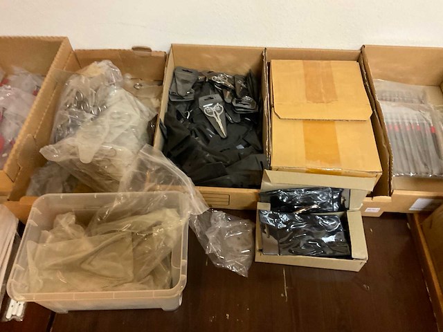 Partij nagelverzorging en wimpers - afbeelding 2 van  19