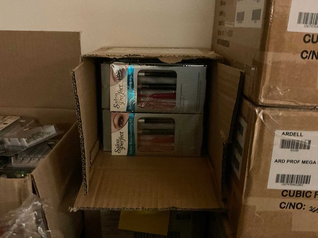 Partij nagelverzorging en wimpers - afbeelding 10 van  19