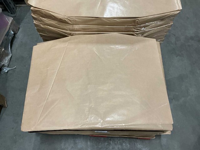 Partij natronkraft afg hoeken 50grm/62x80cm & 95x60cm - afbeelding 2 van  3