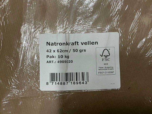Partij natronkraft vellen 42x62cm 50grs 10kg per pak (10x) - afbeelding 2 van  4