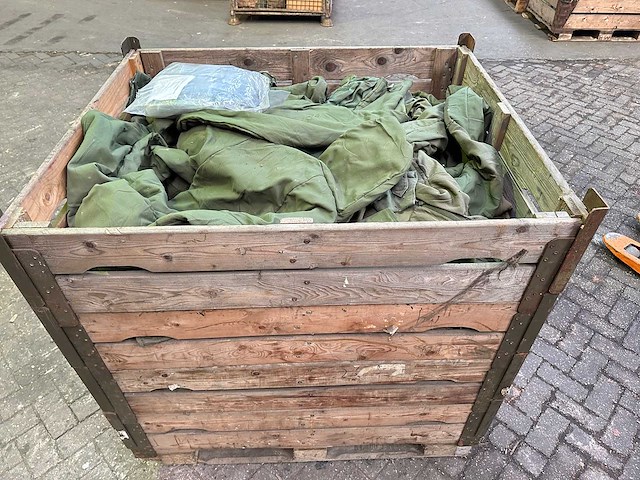 Partij nbc beschermende kleding - afbeelding 1 van  4