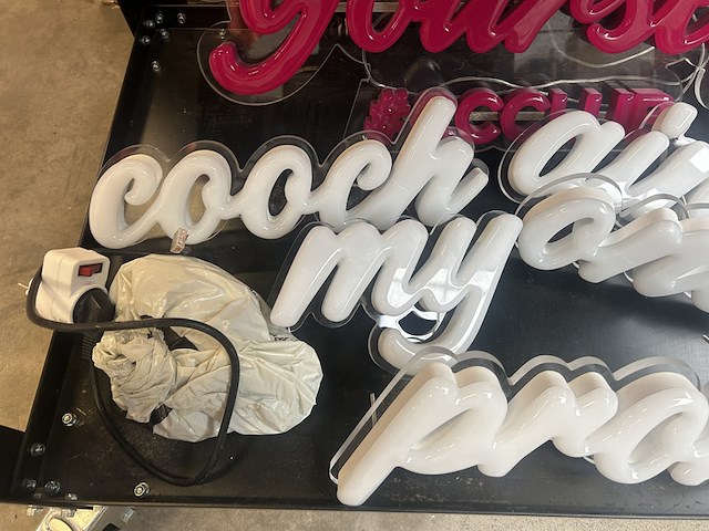 Partij neon letters - afbeelding 8 van  11