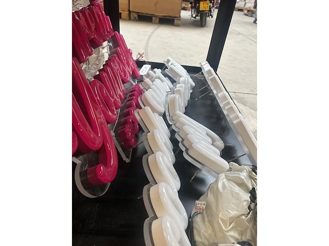 Partij neon letters - afbeelding 11 van  11