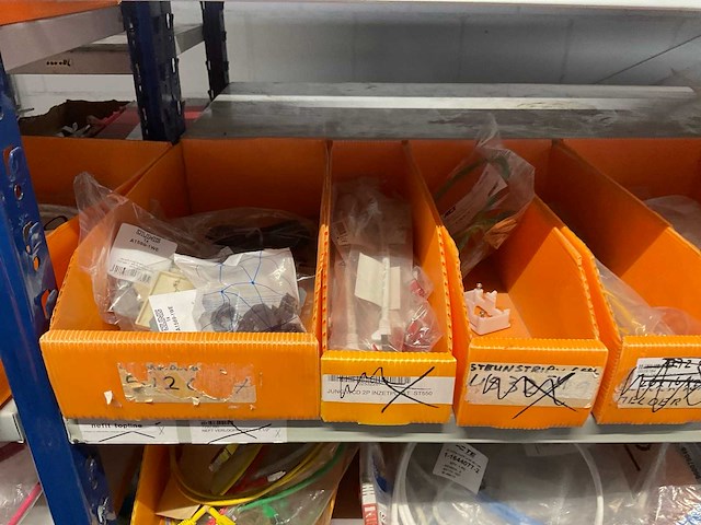 Partij netwerk en audio aansluitmateriaal - afbeelding 11 van  26