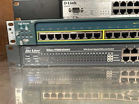 Partij netwerk switches waaronder d-link xstack, cisco catalyst en airlive - afbeelding 4 van  6