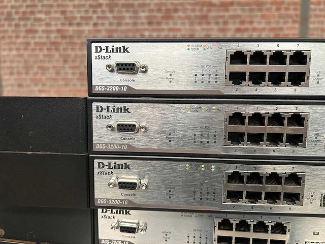 Partij netwerk switches waaronder d-link xstack, cisco catalyst en airlive - afbeelding 6 van  6
