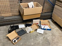 Partij netwerkapparatuur