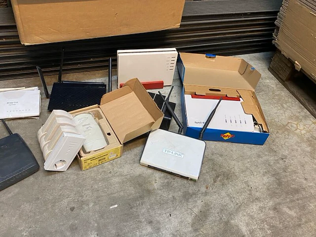Partij netwerkapparatuur - afbeelding 3 van  7