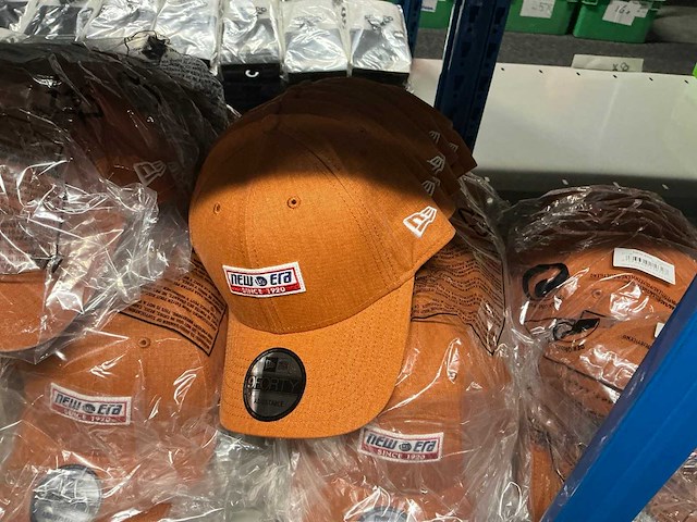Partij new era petten (100x) - afbeelding 1 van  1