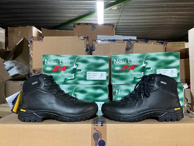 Partij new line vibram hiking schoenen (189x) - afbeelding 3 van  4