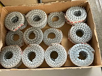 Partij nieten en schroeven en nagels - afbeelding 2 van  7