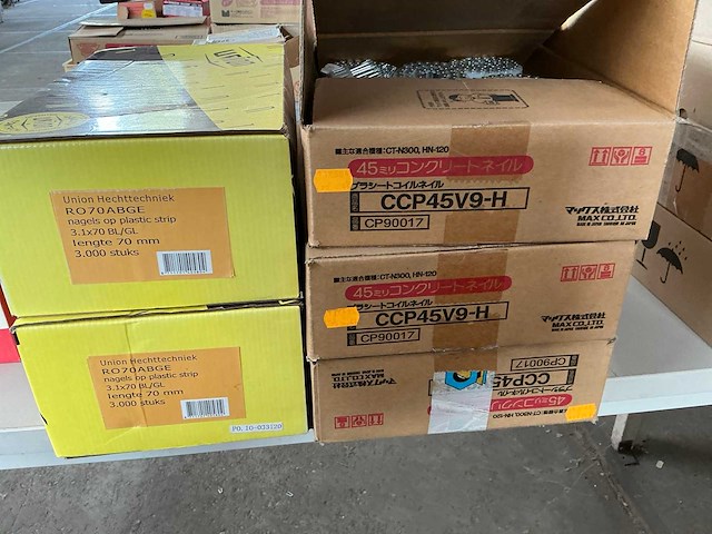 Partij nieten en schroeven en nagels - afbeelding 7 van  7