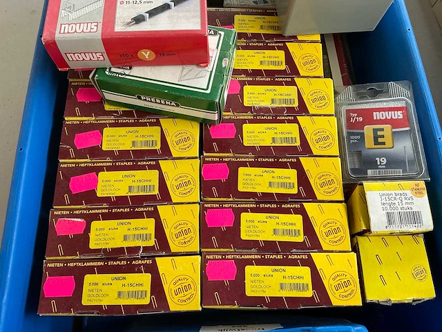 Partij nieten - afbeelding 7 van  8