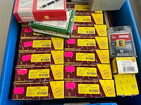 Partij nieten - afbeelding 7 van  8