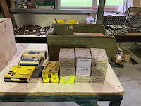 Partij nieten - afbeelding 1 van  5