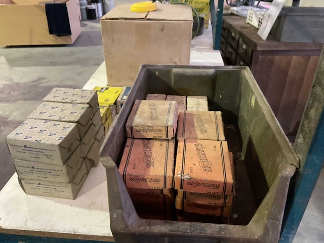 Partij nieten - afbeelding 2 van  5